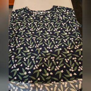 LuLaRoe Navy Top with White Floral Design (5c35)
